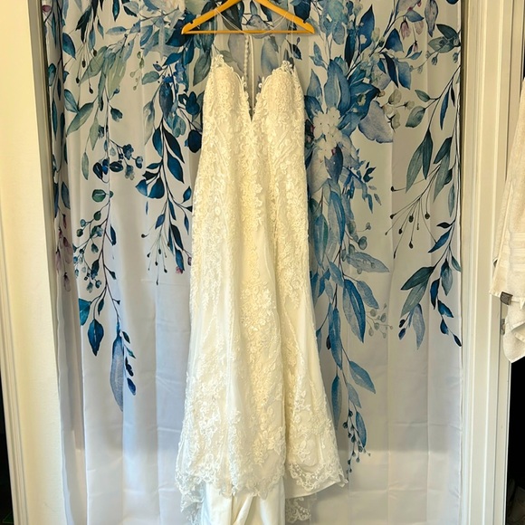 Jasmine Dresses & Skirts - NWT Jasmine Collection wedding dress F211005